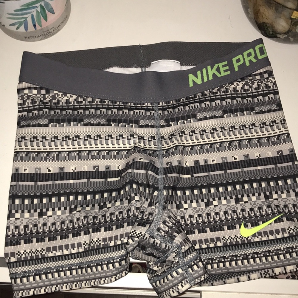 Nike pro